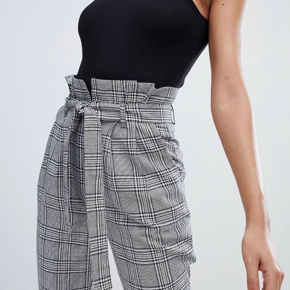 PrettyLittleThing paperbag pants in gray check - Picture 3 of 4